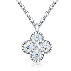 Collar Van Cleef de Plata y Moissanita, vista principal sobre fondo blanco