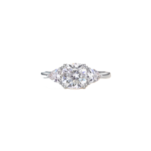 Anillo Ascher de Plata y Moissanita, vista principal sobre fondo blanco