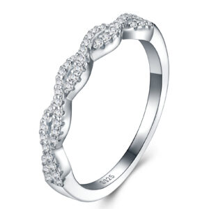 Anillo Cintillo Lazo de Plata y Moissanita, vista principal sobre fondo blanco
