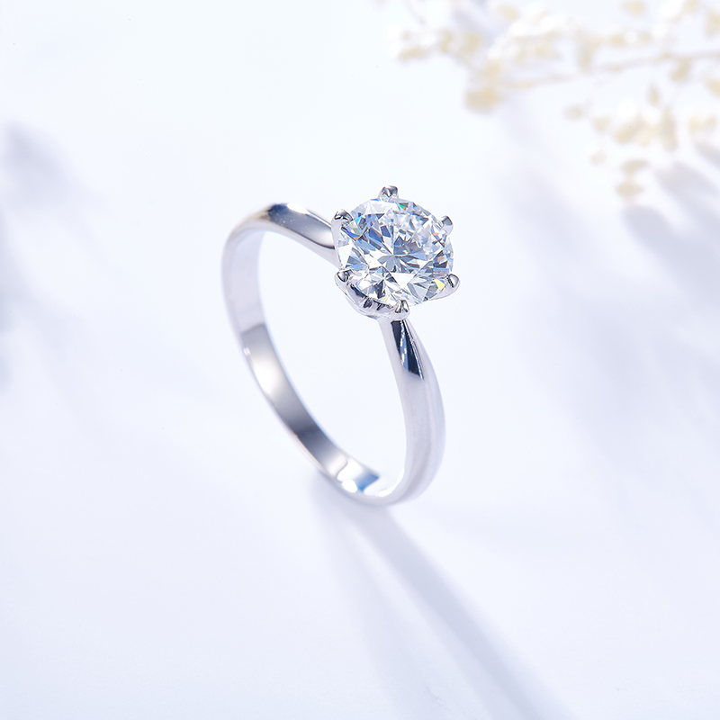 R9094-6.5-03 Anillo Clásico de Plata y Moissanita, vista alternativa 2